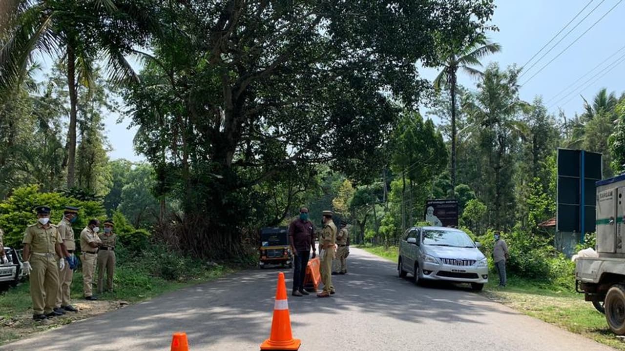 നിപ ബാധ; അതിർത്തിയിൽ നിരീക്ഷണം ശക്തമാകാൻ തമിഴ്നാട് ആരോഗ്യ വകുപ്പ് നിപ ബാധ; അതിർത്തിയിൽ നിരീക്ഷണം ശക്തമാകാൻ തമിഴ്നാട് ആരോഗ്യ വകുപ്പ്