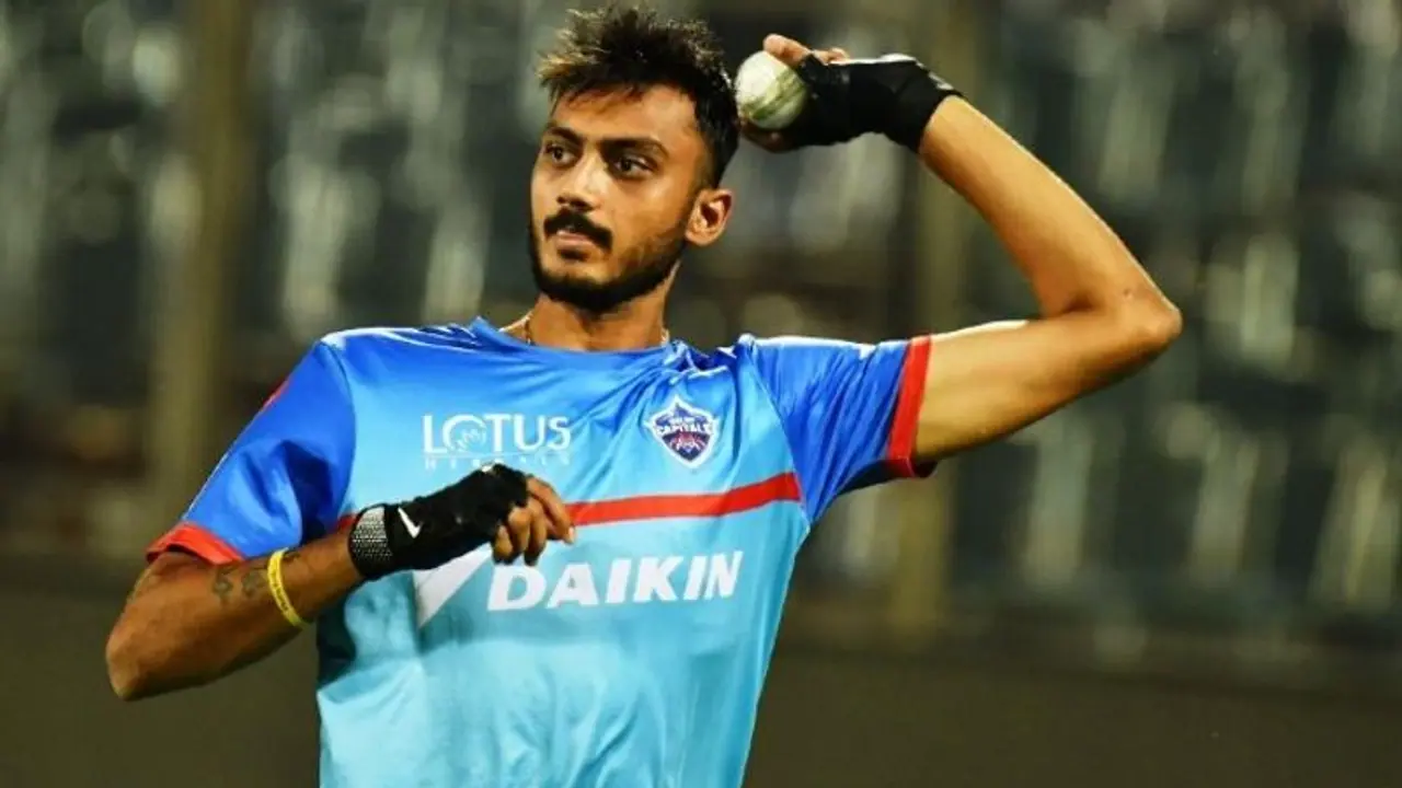 IPL 2020: This is how Delhi Capitals’ coach Ricky Ponting rewarded Axar Patel IPL 2020: This is how Delhi Capitals’ coach Ricky Ponting rewarded Axar Patel