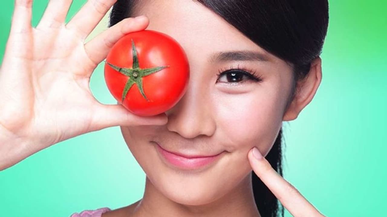 കരുവാളിപ്പ് മാറ്റി മുഖം തിളങ്ങാൻ നാല് തരം തക്കാളി ഫേസ് പാക്കുകൾ... കരുവാളിപ്പ് മാറ്റി മുഖം തിളങ്ങാൻ നാല് തരം തക്കാളി ഫേസ് പാക്കുകൾ...