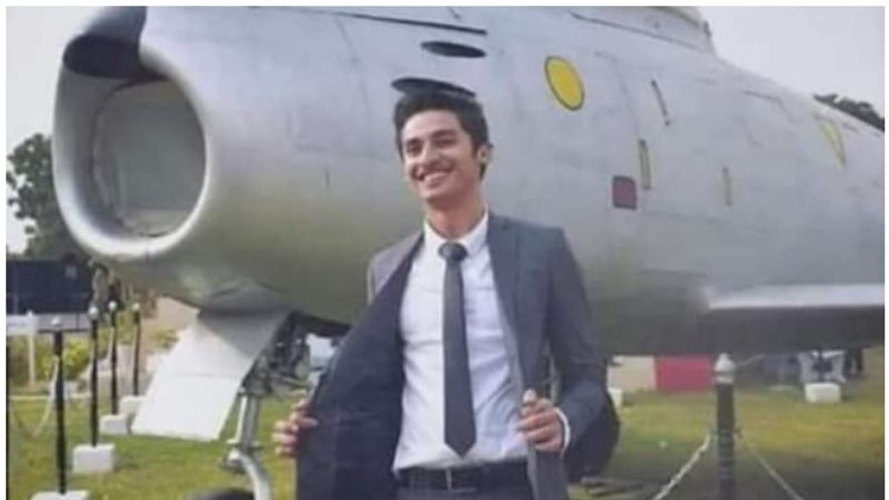 ചരിത്രത്തിലാദ്യം; പാകിസ്ഥാന്‍ എയര്‍ഫോഴ്സില്‍ ആദ്യമായി ഒരു ഹിന്ദു പൈലറ്റ്