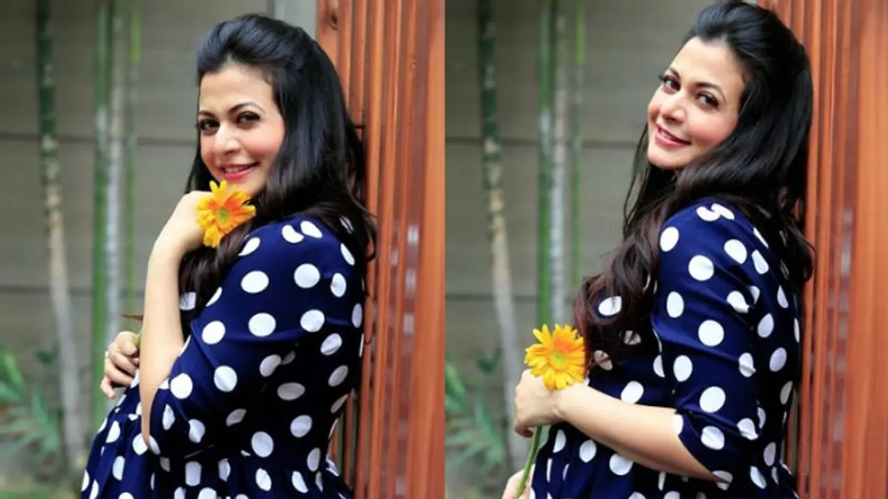 বেবিবাম্প নিয়ে ফটোশ্যুটে মত্ত কোয়েল, পোলকা ডটে ঝড় তুললেন নেটদুনিয়ায়