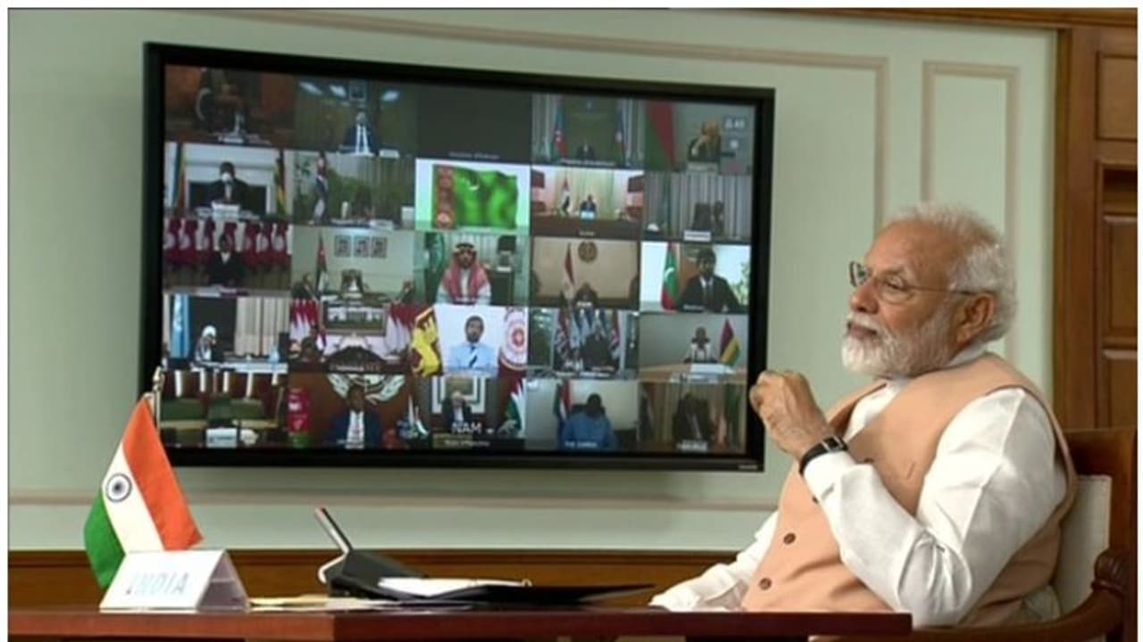 കൊവിഡ് പ്രതിരോധം; ഇന്ത്യ ലോകത്തിന്റെ ഫാർമസിയായി, വൈറസിനെതിരായ വാക്സിൻ ഉടനെ വികസിപ്പിക്കുമെന്നും പ്രധാനമന്ത്രി