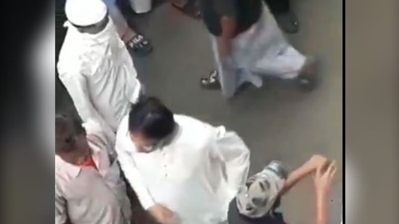 টিকিয়াপাড়ার ঘটনায় মূল প্ররোচক বিজেপি নেতার ভাই,টুইট করে দাবি হাওড়া পুলিশের