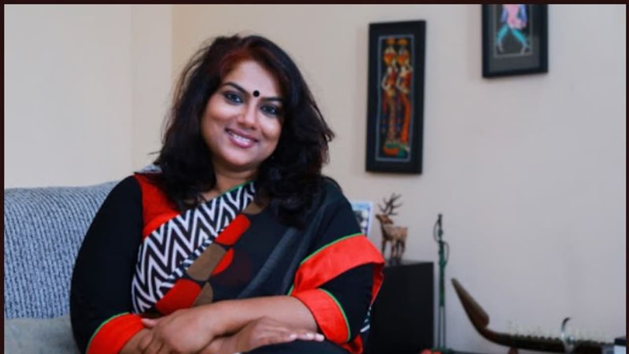 വാട്ട്സ്ആപ്പ് ചാറ്റിനിടെ മോശം പെരുമാറ്റം; നടനെതിരെ നിയമനടപടിയുമായി നടി രഞ്ജിനി