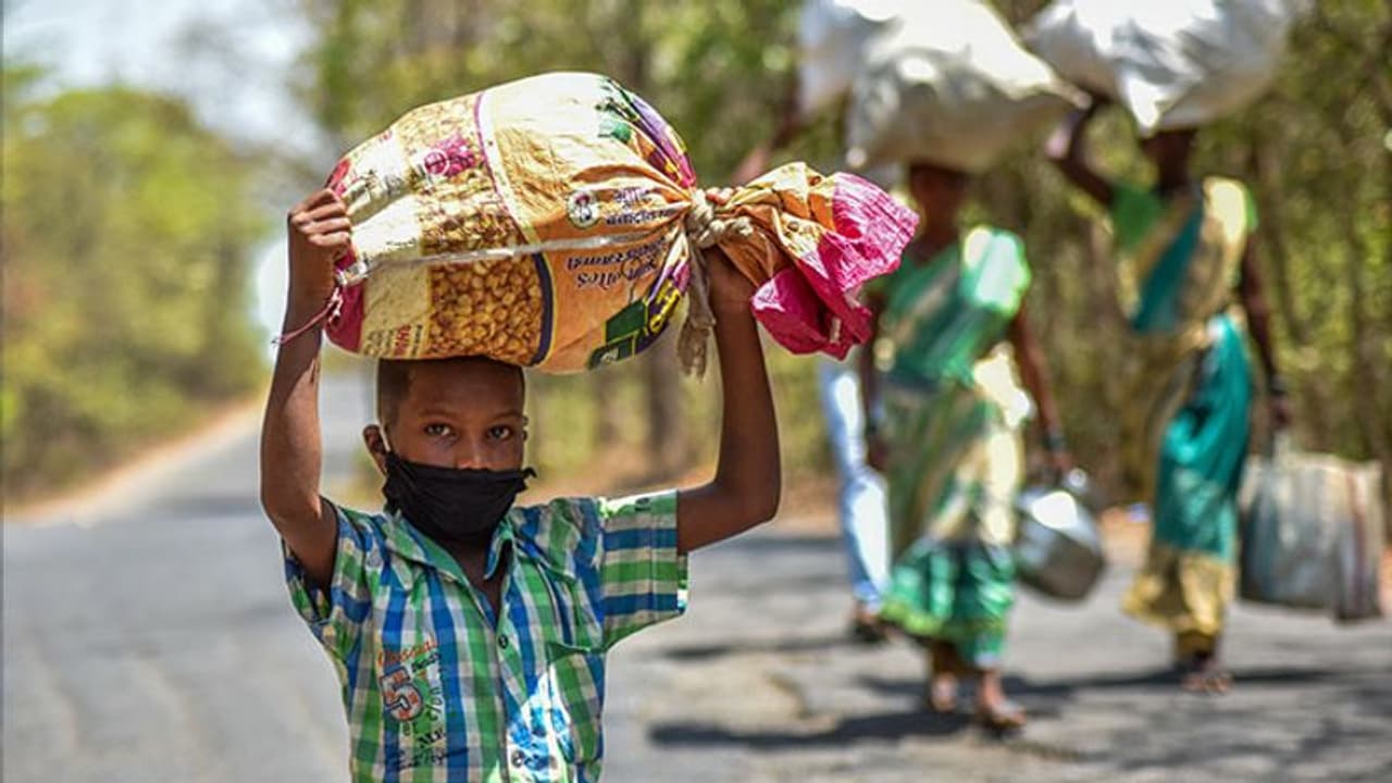 இந்தியா சந்திக்க உள்ள மற்றொரு கொடூரம்..!! 13 கோடி பேருக்கு வேலை பறிபோகும் அபாயம்..!! இந்தியா சந்திக்க உள்ள மற்றொரு கொடூரம்..!! 13 கோடி பேருக்கு வேலை பறிபோகும் அபாயம்..!!