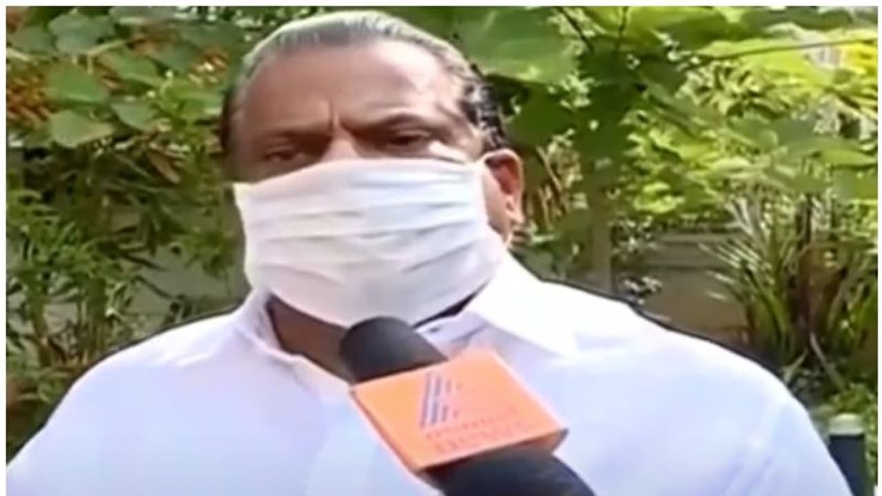 പ്രവാസികൾക്ക് 'വീടുകളിൽ ക്വാറന്റൈൻ' പരി​ഗണനയിൽ; കേന്ദ്രത്തോട് അനുമതി തേടുമെന്നും മന്ത്രി
