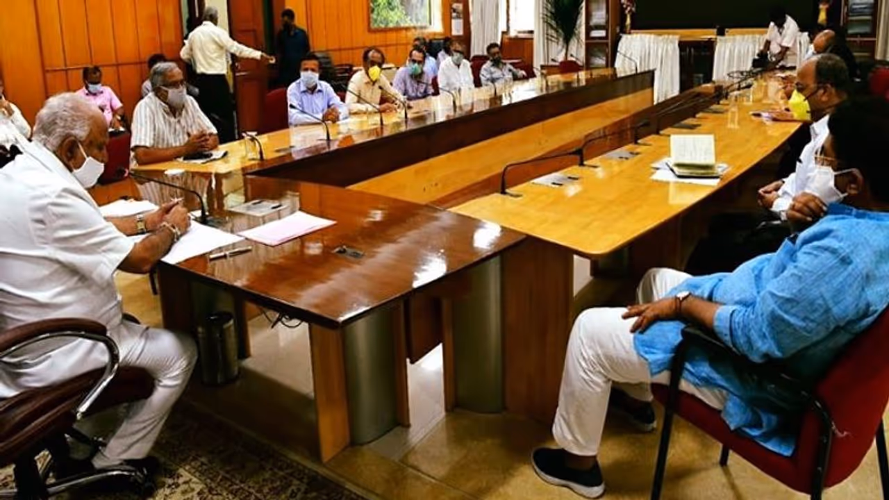 ವಲಸೆ ಕಾರ್ಮಿಕರಿಗೆ ಸಿಎಂ BSY ಬಹುದೊಡ್ಡ ಮನವಿ, ಬಿಲ್ಡರ್ ಸಭೆ ಫಲಿತಾಂಶ ವಲಸೆ ಕಾರ್ಮಿಕರಿಗೆ ಸಿಎಂ BSY ಬಹುದೊಡ್ಡ ಮನವಿ, ಬಿಲ್ಡರ್ ಸಭೆ ಫಲಿತಾಂಶ