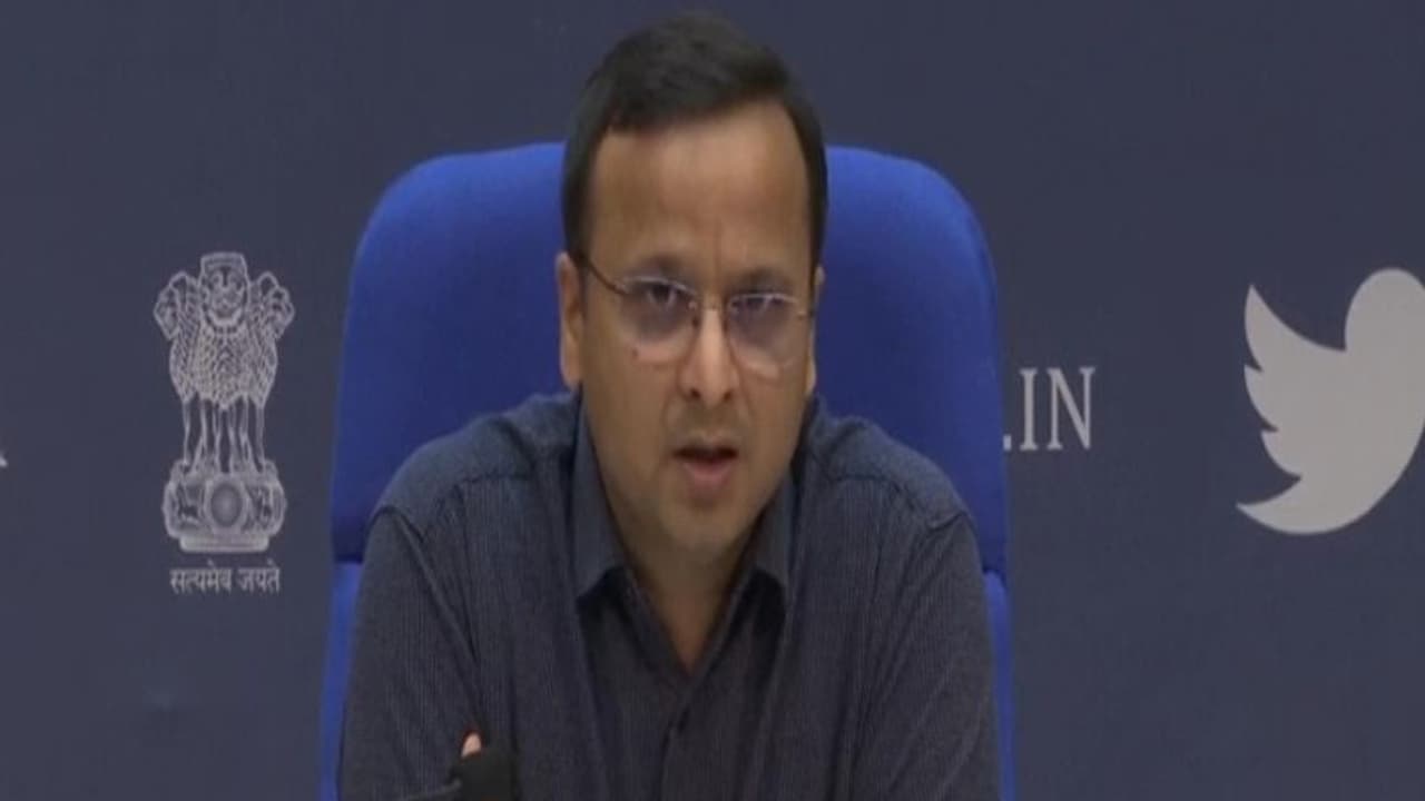 ఇండియాను వణికిస్తున్న కరోనా: 24 గంటల్లో రికార్డు స్థాయిలో కేసులు,మరణాలు ఇండియాను వణికిస్తున్న కరోనా: 24 గంటల్లో రికార్డు స్థాయిలో కేసులు,మరణాలు