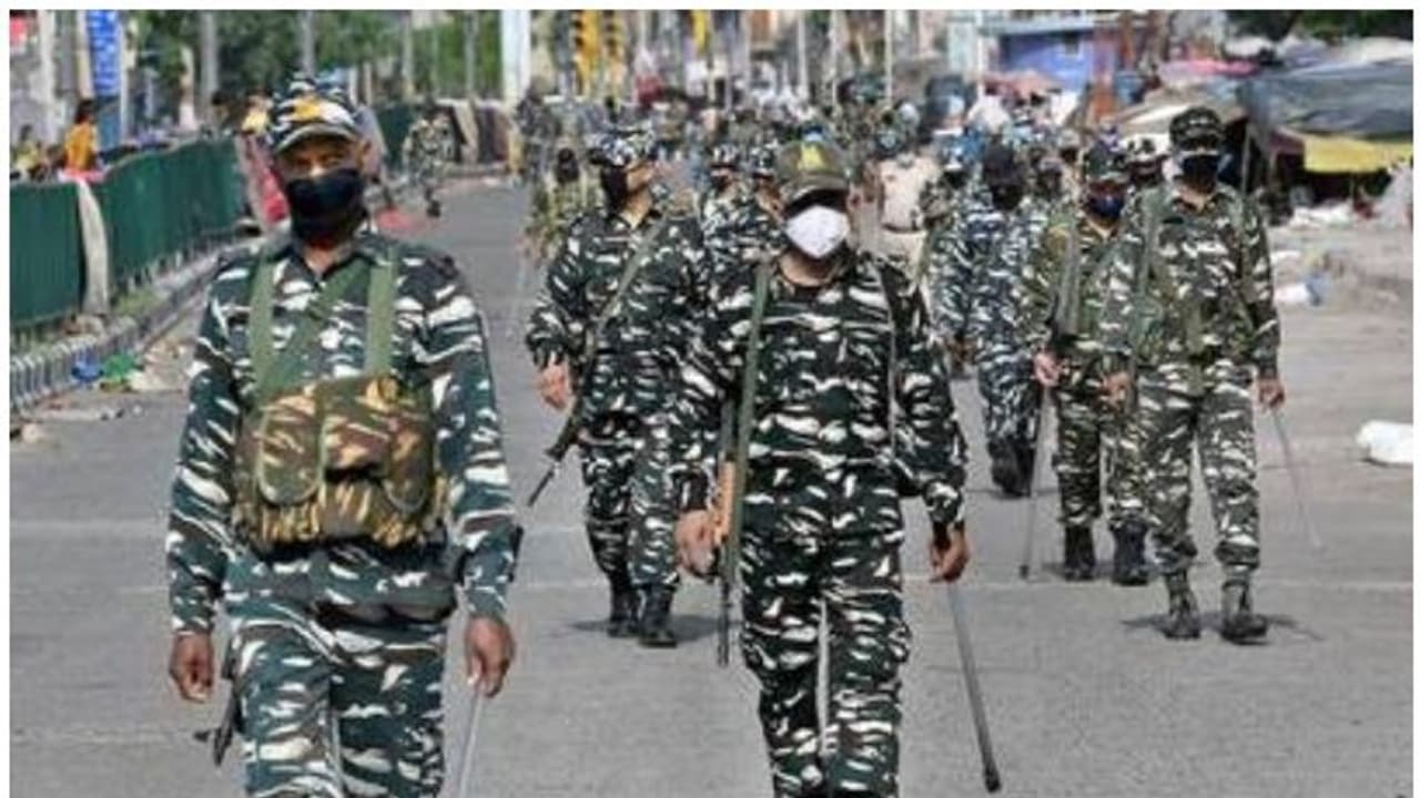 ദില്ലിയിൽ കൂടുതൽ സൈനികർക്ക് കൊവിഡ്; രോഗബാധിതരായ സിആർപിഎഫ് ജവാന്മാരുടെ എണ്ണം 135 ദില്ലിയിൽ കൂടുതൽ സൈനികർക്ക് കൊവിഡ്; രോഗബാധിതരായ സിആർപിഎഫ് ജവാന്മാരുടെ എണ്ണം 135