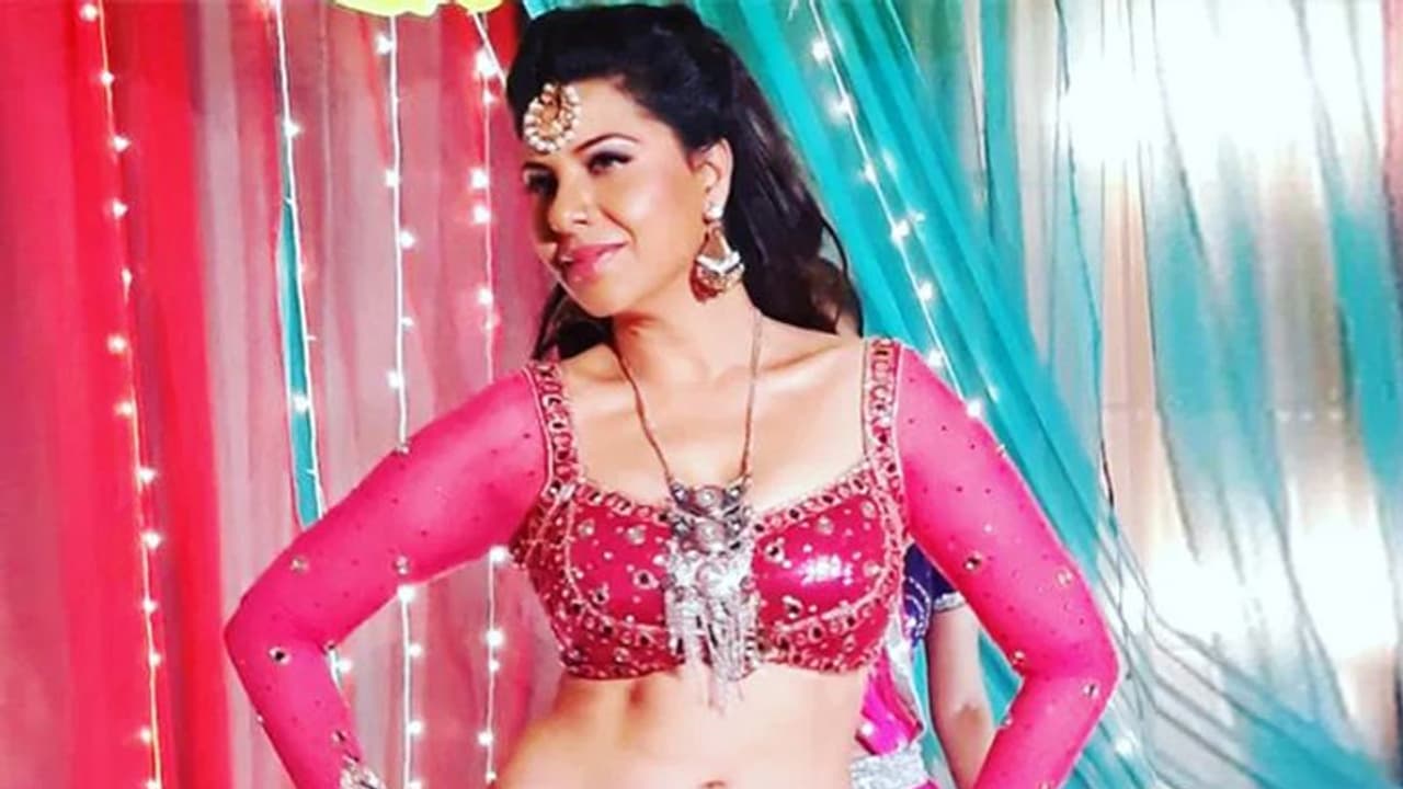 মধ্যরাতেই হাসপাতালে ভর্তি বিগবস প্রতিযোগী, ক্রমশ বাড়ছে জল্পনা মধ্যরাতেই হাসপাতালে ভর্তি বিগবস প্রতিযোগী, ক্রমশ বাড়ছে জল্পনা