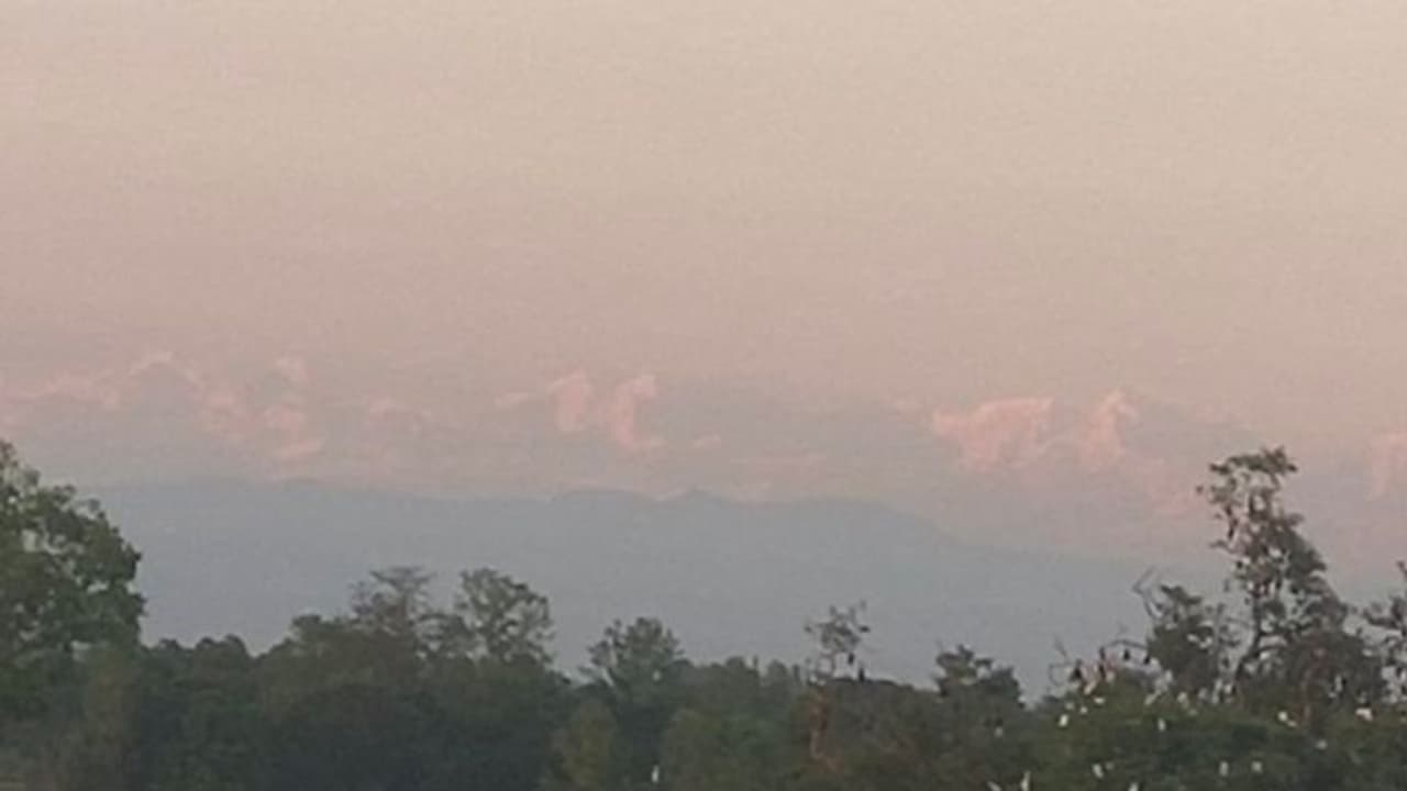 ಲಾಕ್ಡೌನ್ನಿಂದ ತಗ್ಗಿದ ಮಾಲಿನ್ಯ, ಬಿಹಾರದಿಂದ ಕಾಣಿಸುತ್ತಿದೆ ಮೌಂಟ್ ಎವರೆಸ್ಟ್ ಶಿಖರ! ಲಾಕ್ಡೌನ್ನಿಂದ ತಗ್ಗಿದ ಮಾಲಿನ್ಯ, ಬಿಹಾರದಿಂದ ಕಾಣಿಸುತ್ತಿದೆ ಮೌಂಟ್ ಎವರೆಸ್ಟ್ ಶಿಖರ!