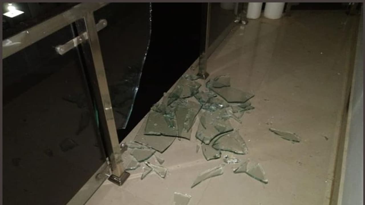 ഇരിക്കൂര് എംഎല്എ കെസി ജോസഫിനെതിരെ ടിവിയില് പ്രതികരിച്ചയാളുടെ വീട് ആക്രമിക്കപ്പെട്ടു ഇരിക്കൂര് എംഎല്എ കെസി ജോസഫിനെതിരെ ടിവിയില് പ്രതികരിച്ചയാളുടെ വീട് ആക്രമിക്കപ്പെട്ടു