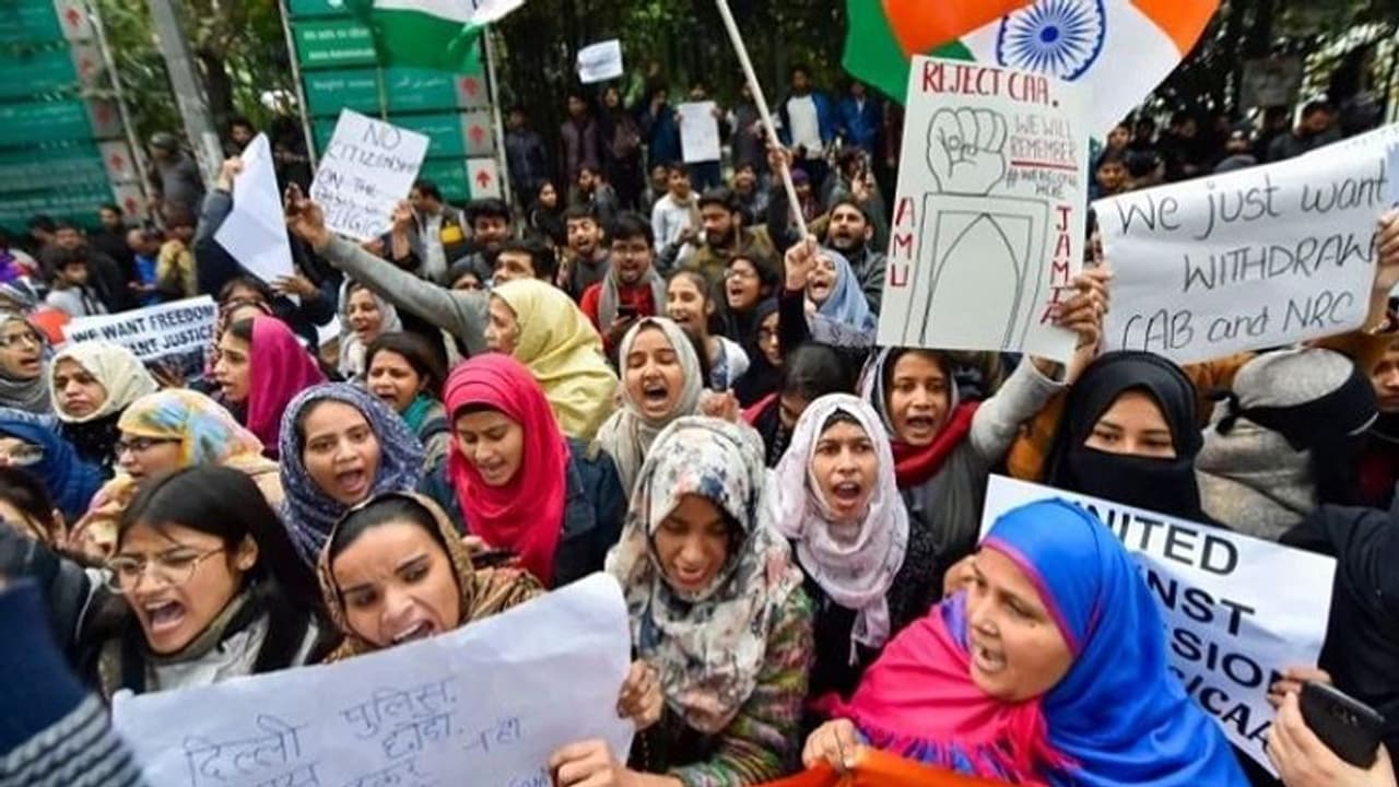 ഷഹീന് ബാഗ് സമരം ബിജെപിയുടെ ഗൂഢാലോചന ആരോപണവുമായി ആംആദ്മി പാര്ട്ടി ഷഹീന് ബാഗ് സമരം ബിജെപിയുടെ ഗൂഢാലോചന ആരോപണവുമായി ആംആദ്മി പാര്ട്ടി