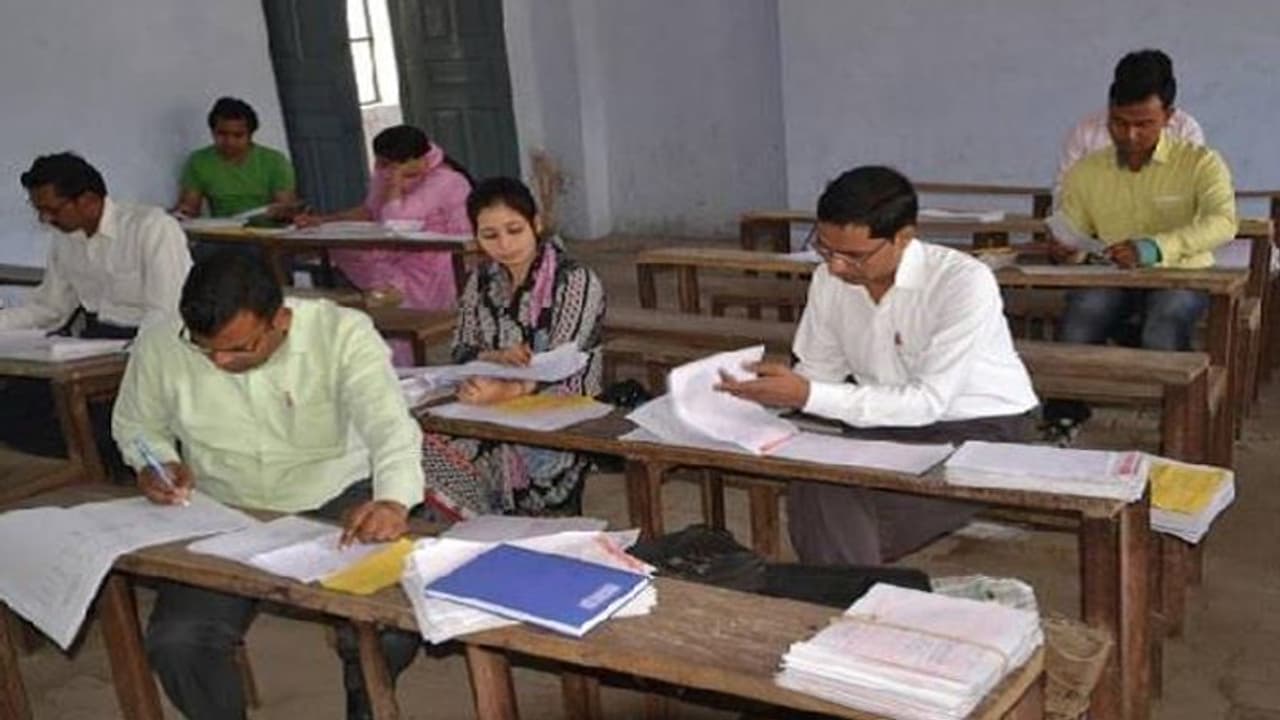 UP BOARD 10 वीं, 12वीं की कॉपियों की जांच शुरू; जुलाई के पहले हफ्ते में आएगा रिजल्ट UP BOARD 10 वीं, 12वीं की कॉपियों की जांच शुरू; जुलाई के पहले हफ्ते में आएगा रिजल्ट