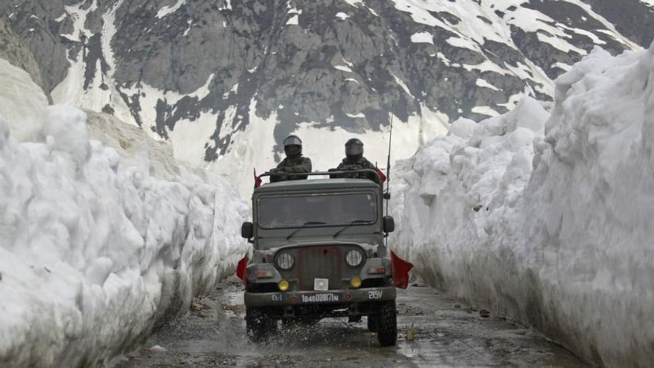 Paratroopers brave harsh conditions, snow, low visibility to counter infiltrating terrorists in J K
