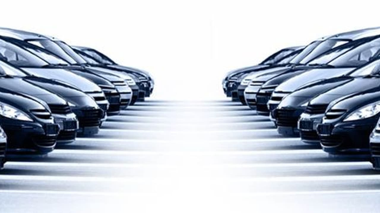 കണ്ടതൊന്നുമല്ല, കാണാനിരിക്കുന്നതേയുള്ളൂ, കാറുകളുടെ പൂരവുമായി മാരുതിയും ഹ്യുണ്ടായിയും! കണ്ടതൊന്നുമല്ല, കാണാനിരിക്കുന്നതേയുള്ളൂ, കാറുകളുടെ പൂരവുമായി മാരുതിയും ഹ്യുണ്ടായിയും!