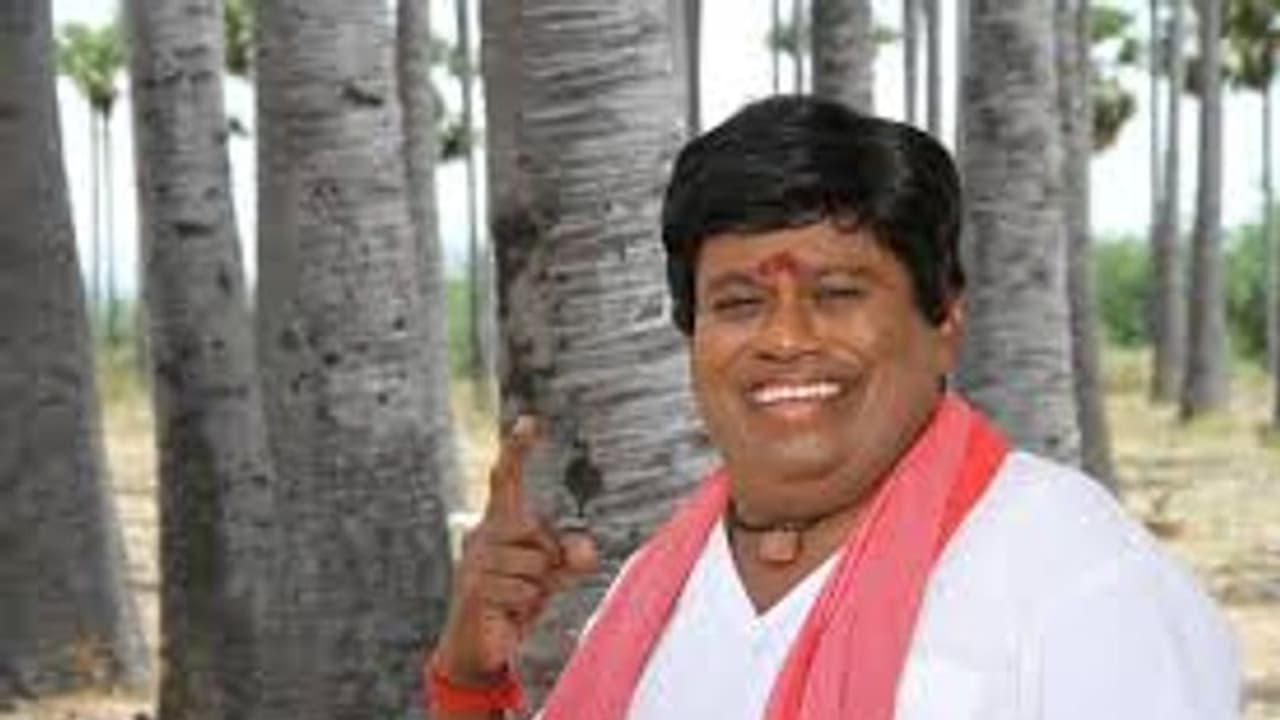 ஆயிரம் பிரச்சனை இருந்தாலும் நன்றி மறக்காத செந்தில்..! ட்விட்டரில் இணைந்த 24 மணி நேரத்தில் இவ்வளவு ஃபாலோவர்ஸ்! ஆயிரம் பிரச்சனை இருந்தாலும் நன்றி மறக்காத செந்தில்..! ட்விட்டரில் இணைந்த 24 மணி நேரத்தில் இவ்வளவு ஃபாலோவர்ஸ்!