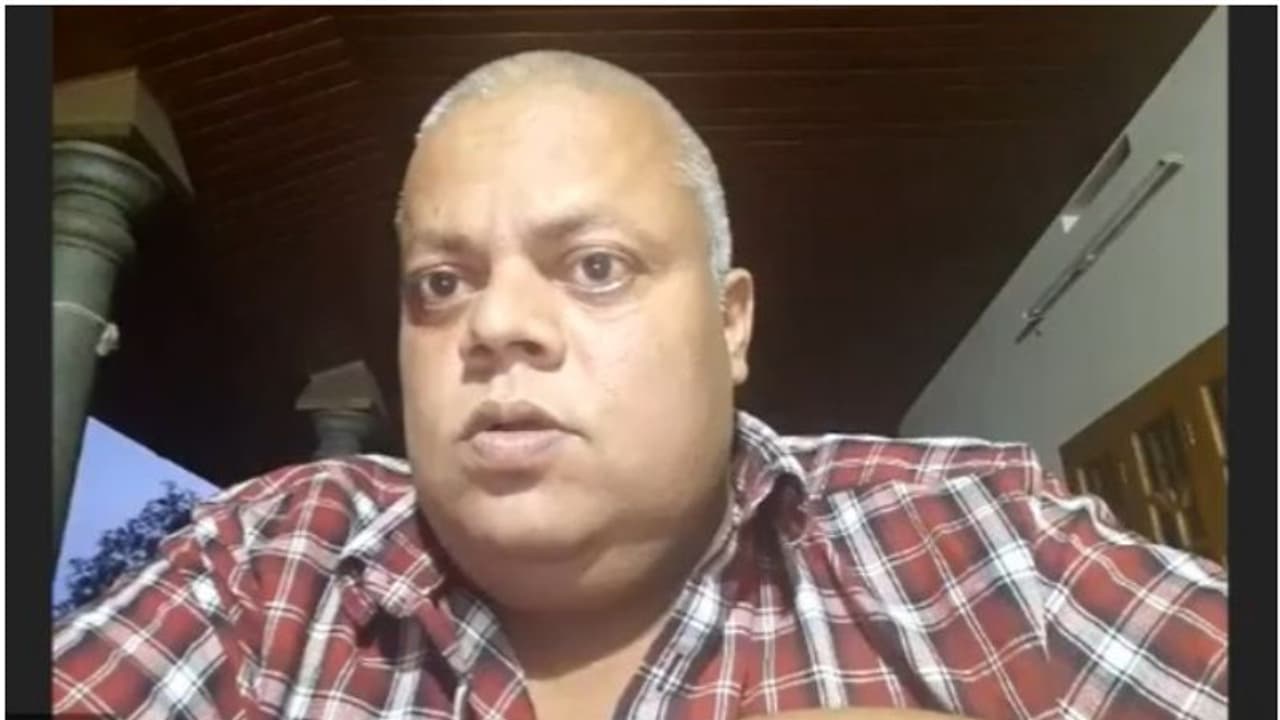 പ്രവാസികളെ ക്വാറന്റൈനില് പ്രവേശിപ്പിക്കാന് വീട് വിട്ടുനല്കാന് തയ്യാര്: അനൂപ് ചന്ദ്രന് പ്രവാസികളെ ക്വാറന്റൈനില് പ്രവേശിപ്പിക്കാന് വീട് വിട്ടുനല്കാന് തയ്യാര്: അനൂപ് ചന്ദ്രന്