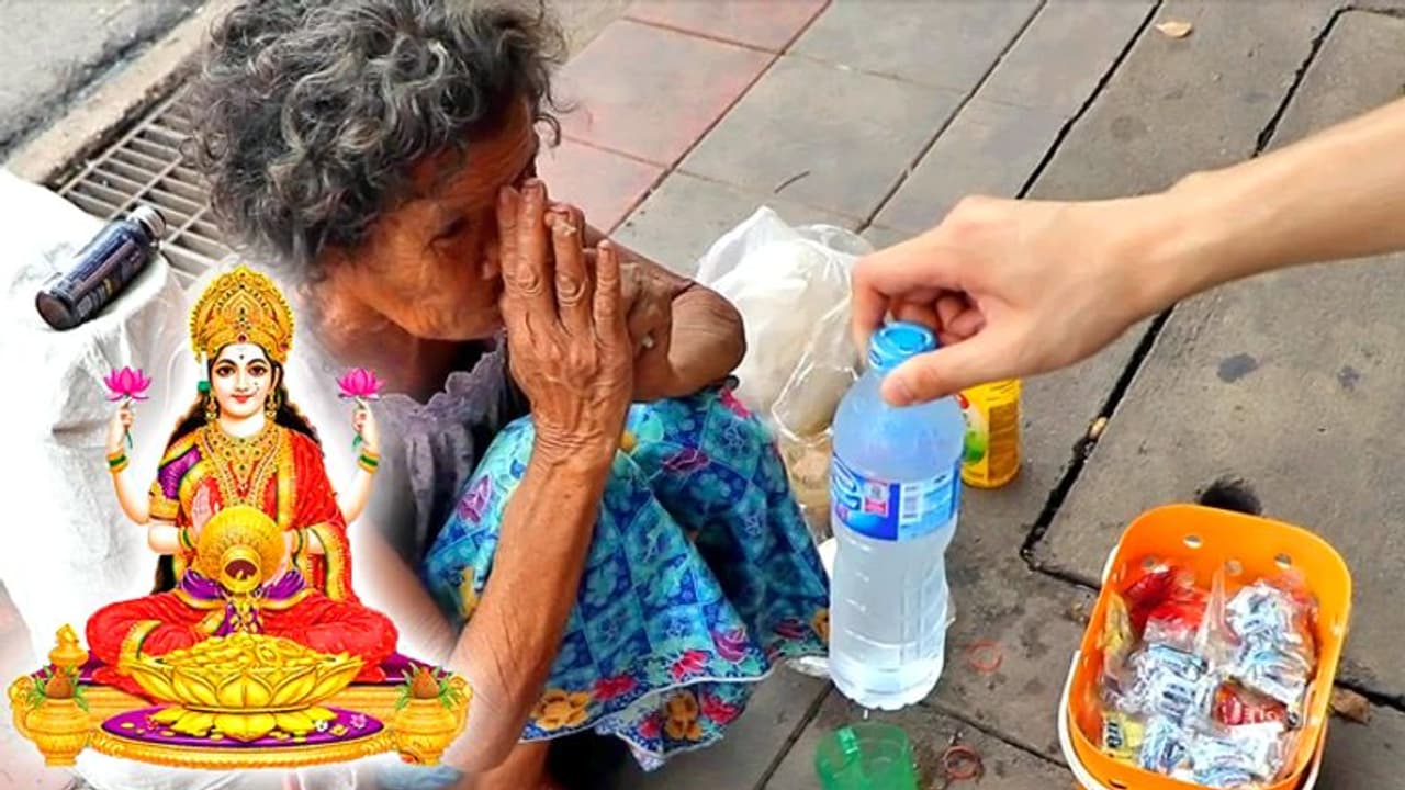 गरुड़ पुराण: देवी लक्ष्मी को प्रसन्न करने के लिए ध्यान रखें ये 7 बातें, घर में भी बनी रहेगी खुशहाली गरुड़ पुराण: देवी लक्ष्मी को प्रसन्न करने के लिए ध्यान रखें ये 7 बातें, घर में भी बनी रहेगी खुशहाली