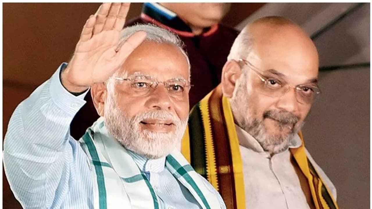 അമിത് ഷാ എന്തു കൊണ്ട് മൗനത്തിൽ? കേന്ദ്ര സർക്കാരിന്റെ മുഖവും ശബ്ദവും മോദി മാത്രം അമിത് ഷാ എന്തു കൊണ്ട് മൗനത്തിൽ? കേന്ദ്ര സർക്കാരിന്റെ മുഖവും ശബ്ദവും മോദി മാത്രം