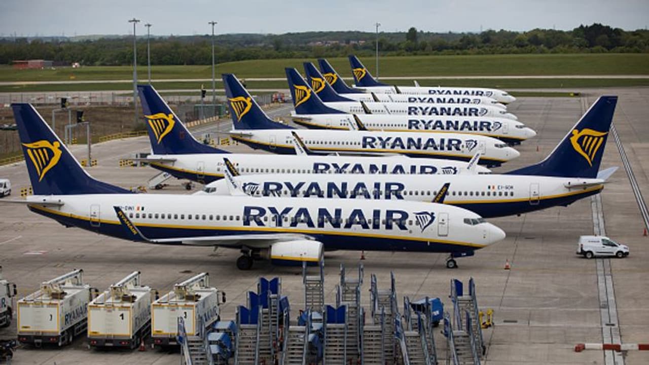 ഭർത്താവിന് മറ്റൊരു ബന്ധം, തന്‍റെ ടിക്കറ്റ് ചാർജ്ജ് തിരികെ വേണമെന്ന് യുവതി; വായടച്ച് റയാന്‍എയറിന്‍റെ മറുപടി !