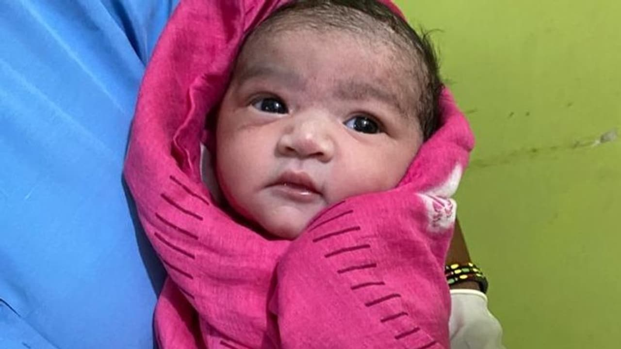 ఈ తృణమూల్ ఎంపీ కూతురి పేరు కరోనా ఈ తృణమూల్ ఎంపీ కూతురి పేరు కరోనా