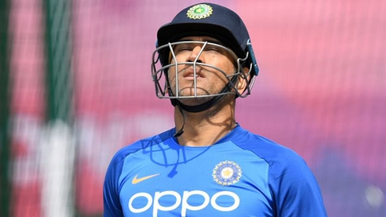 ಪ್ರತಿ ಬಾರಿ ಕ್ರೀಸ್ಗಿಳಿದಾಗ ಮೊದಲ 10 ಎಸೆತಗಳನ್ನು ಎದುರಿಸುವಾಗ ಒತ್ತಡವಿರುತ್ತೆ: ಧೋನಿ ಪ್ರತಿ ಬಾರಿ ಕ್ರೀಸ್ಗಿಳಿದಾಗ ಮೊದಲ 10 ಎಸೆತಗಳನ್ನು ಎದುರಿಸುವಾಗ ಒತ್ತಡವಿರುತ್ತೆ: ಧೋನಿ