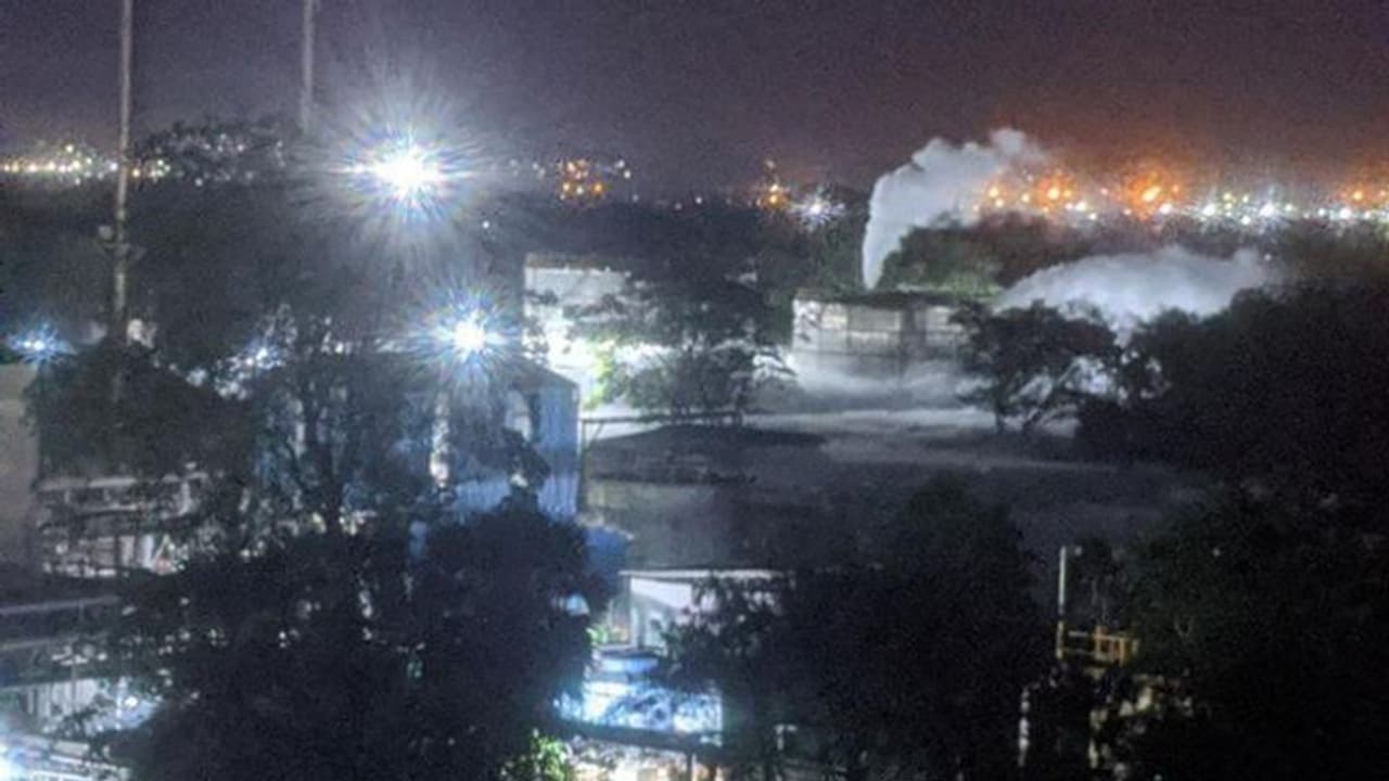 വിശാഖപട്ടണത്ത് വീണ്ടും വിഷവാതക ചോര്‍ച്ച; കൂടുതല്‍ പേരെ ഒഴിപ്പിക്കുന്നു