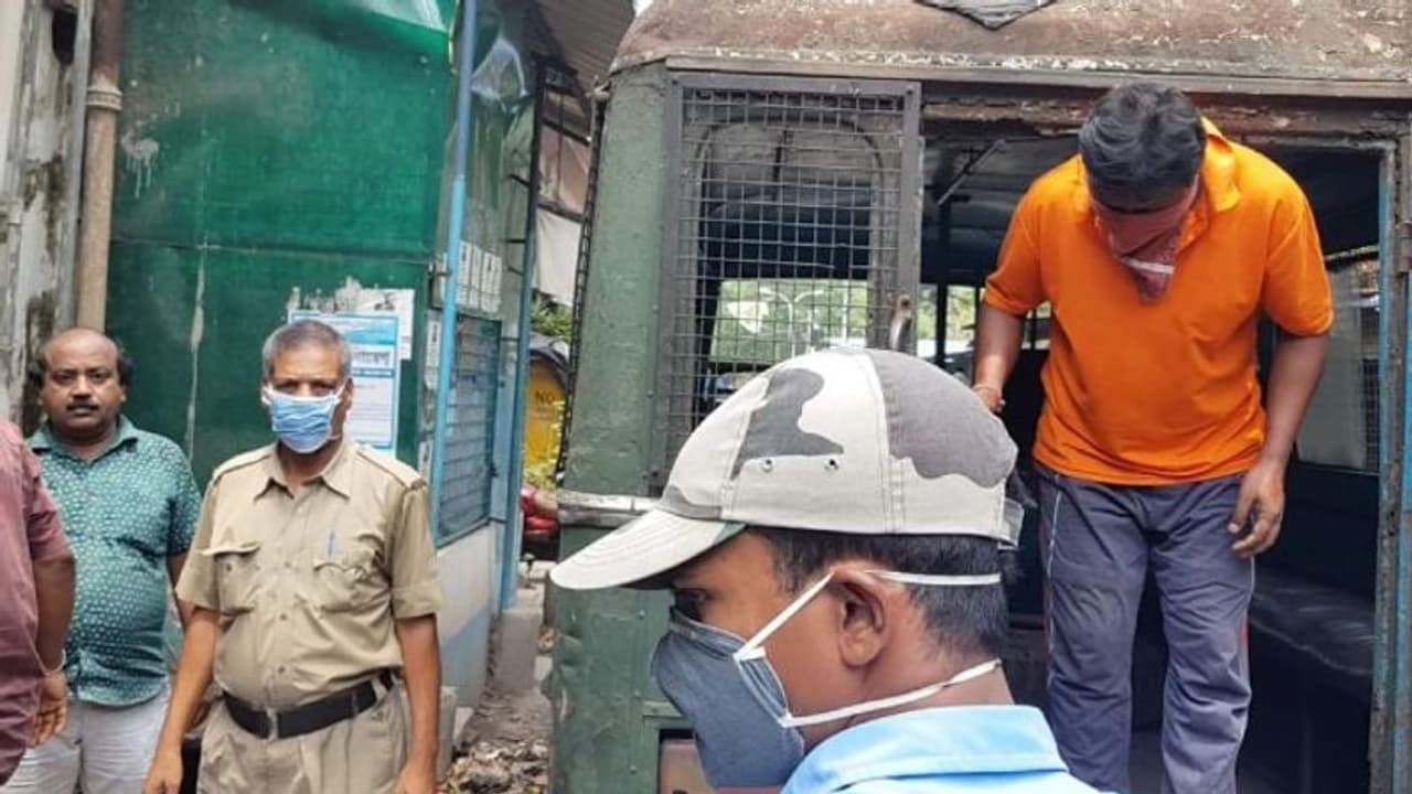 রেশন নিয়ে সোশ্যাল মিডিয়ায় 'ভুল তথ্য' পোস্ট, গ্রেফতার বিজেপি র সহ সভাপতি