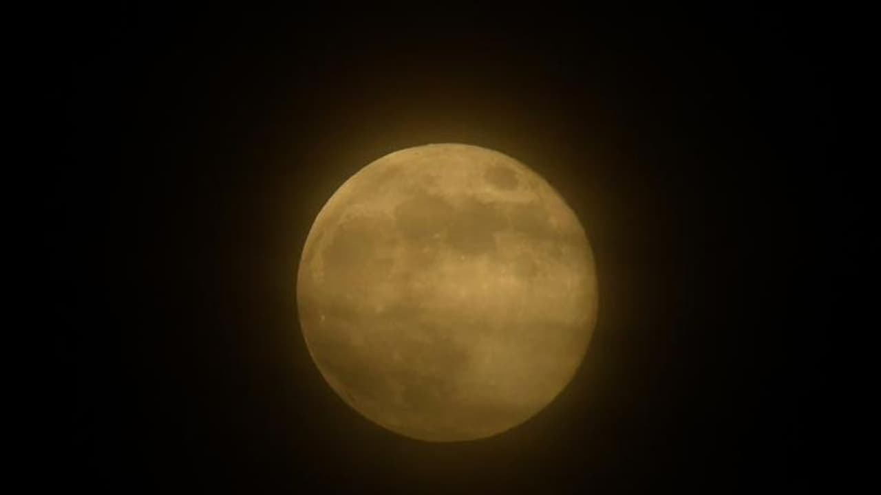 শুক্রবার দশকের দ্বিতীয় চন্দ্র গ্রহণ, নিয়ম মেনে এদিনেই কাটিয়ে উঠুন সকল বাধা শুক্রবার দশকের দ্বিতীয় চন্দ্র গ্রহণ, নিয়ম মেনে এদিনেই কাটিয়ে উঠুন সকল বাধা