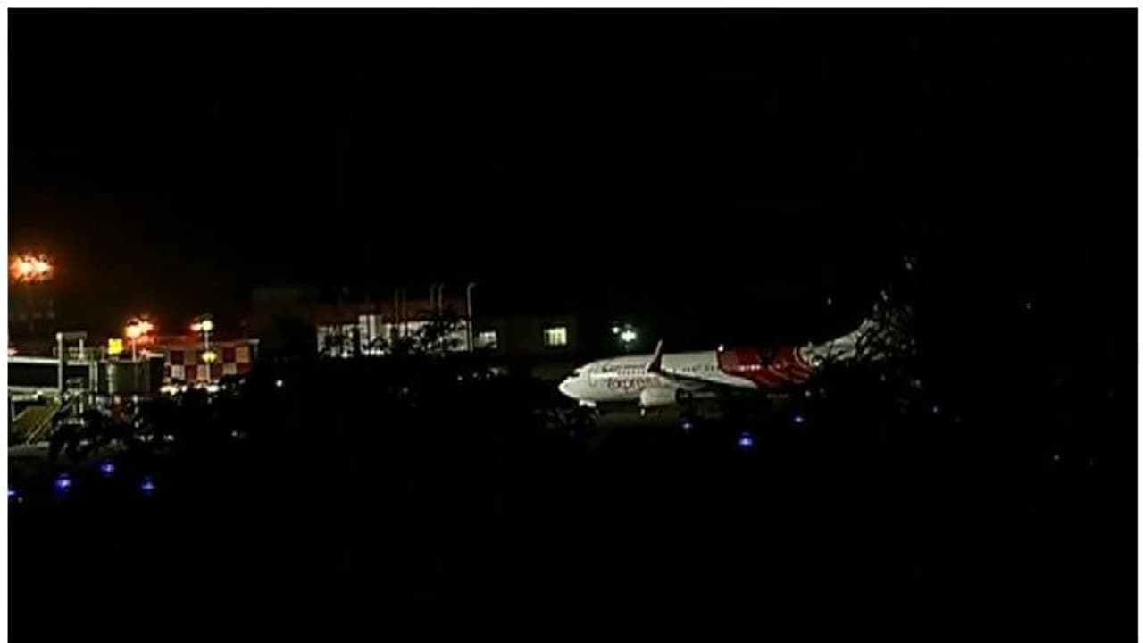 നാടിന്‍റെ കരുതലില്‍ നിരീക്ഷണകാലം: സൗദിയില്‍ നിന്നെത്തിയ പ്രവാസി മലയാളികള്‍ കരിപ്പൂരിലിറങ്ങി