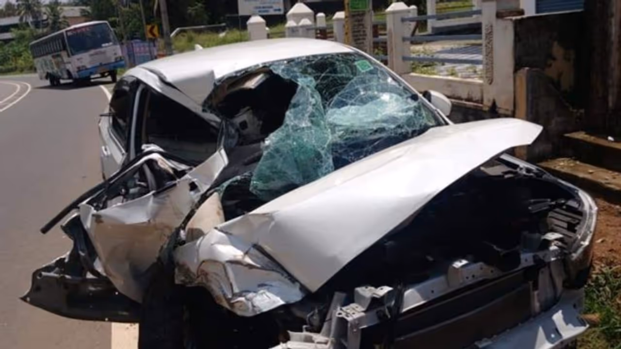 കെഎസ്ആർടിസി ബസിന് പിന്നിൽ കാറിടിച്ച് യുവതി മരിച്ചു