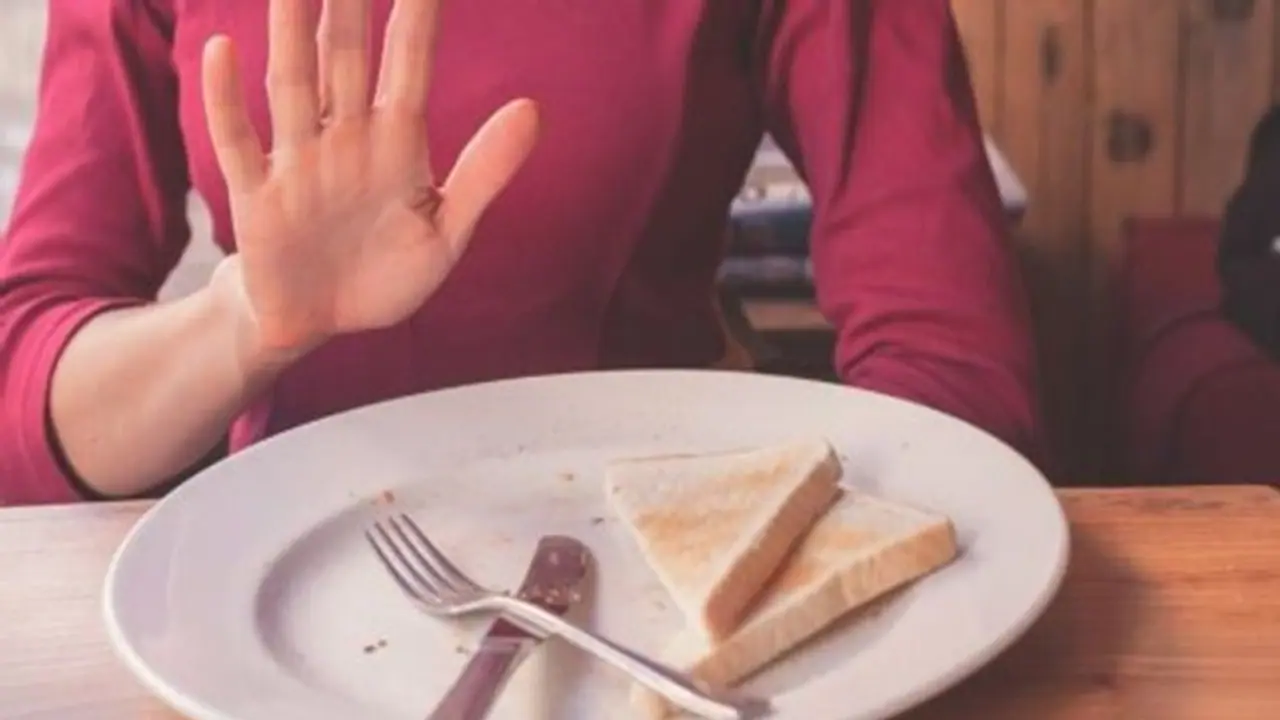 വണ്ണം കുറയ്ക്കാനായി ഒരു നേരത്തെ ഭക്ഷണം ഒഴിവാക്കാറുണ്ടോ? എങ്കില്‍ സൂക്ഷിക്കുക...