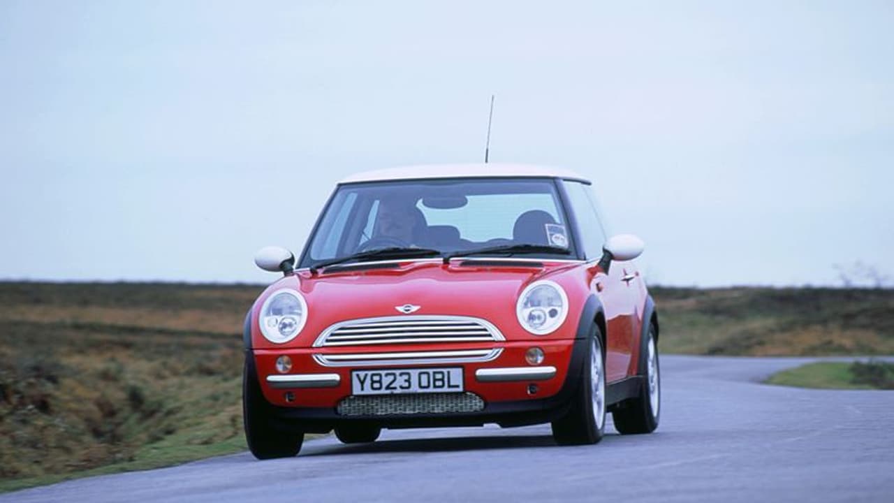 കൂപ്പറിന്റെ സ്വന്തം മിനിക്ക് ഇന്ത്യയില് ആരാധകര് കൂടുന്നു, കണക്കുകള് പുറത്ത്! കൂപ്പറിന്റെ സ്വന്തം മിനിക്ക് ഇന്ത്യയില് ആരാധകര് കൂടുന്നു, കണക്കുകള് പുറത്ത്!