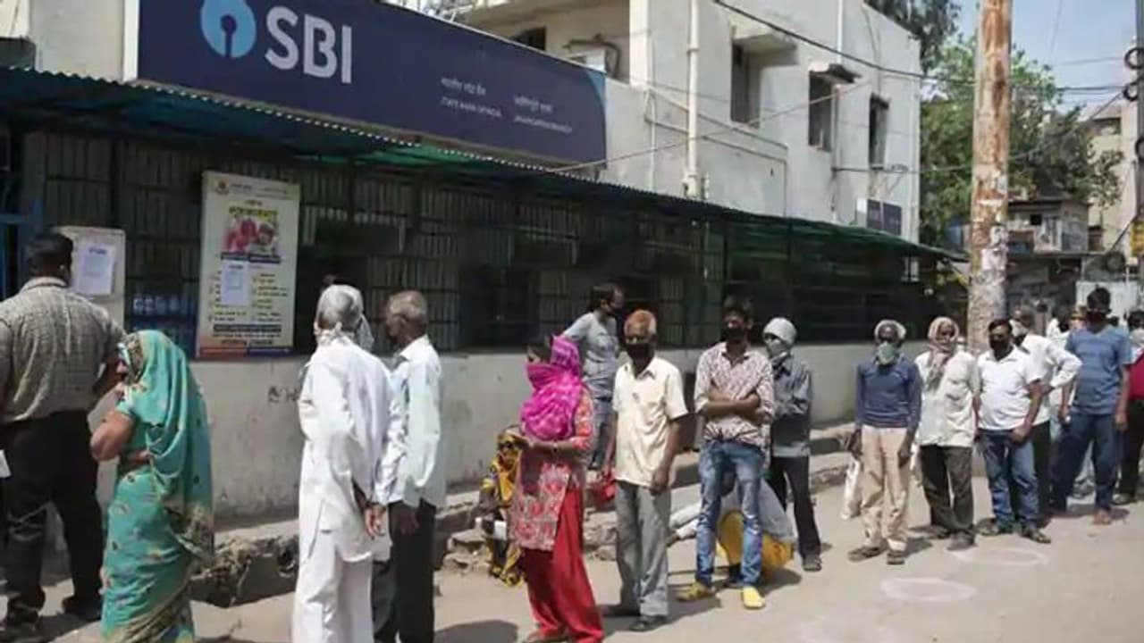 एक और घोटाला: SBI समेत अन्य बैंकों का 411 करोड़ लेकर विदेश भागे रामदेव इंटरनेशनल के 3 प्रमोटर एक और घोटाला: SBI समेत अन्य बैंकों का 411 करोड़ लेकर विदेश भागे रामदेव इंटरनेशनल के 3 प्रमोटर