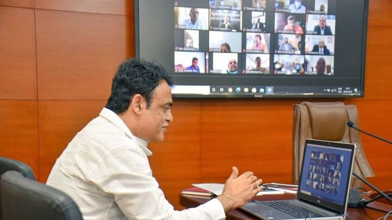 ವಿದ್ಯಾರ್ಥಿಗಳೇ ಗಮನಿಸಿ: ಪದವಿ ಪರೀಕ್ಷೆ ನಡೆಯೋದು ಫಿಕ್ಸ್, ಯಾವಾಗ...? ವಿದ್ಯಾರ್ಥಿಗಳೇ ಗಮನಿಸಿ: ಪದವಿ ಪರೀಕ್ಷೆ ನಡೆಯೋದು ಫಿಕ್ಸ್, ಯಾವಾಗ...?