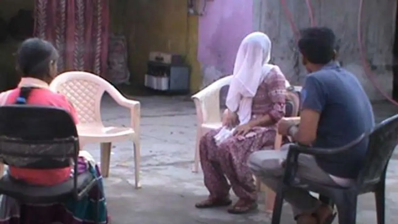 मां की हो चुकी मौत..पिता लॉकडाउन में फंसा, बेटी को अकेला देख 7 बच्चों के बाप ने की दरिंदगी मां की हो चुकी मौत..पिता लॉकडाउन में फंसा, बेटी को अकेला देख 7 बच्चों के बाप ने की दरिंदगी