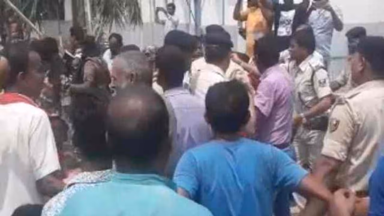 కాటేసే 'కరోనా' కాలమా?: జ్యోతిష్కుడి మాట ఇదీ...