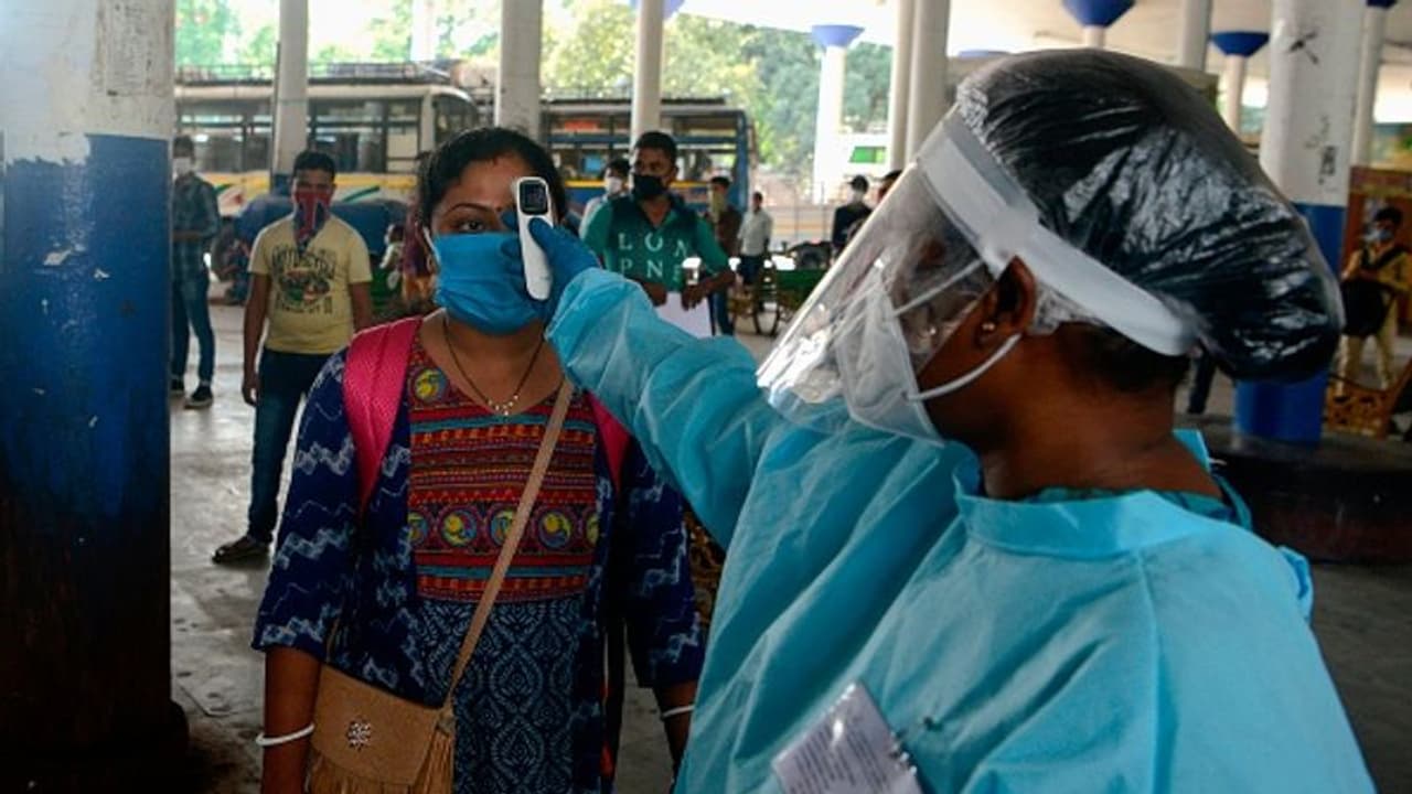 ആറ് ദിവസത്തിനിടെ നാലായിരം പേര്; തമിഴ്നാട്ടിൽ കൊവിഡ് നിരക്ക് ഉയരുന്നു ആറ് ദിവസത്തിനിടെ നാലായിരം പേര്; തമിഴ്നാട്ടിൽ കൊവിഡ് നിരക്ക് ഉയരുന്നു