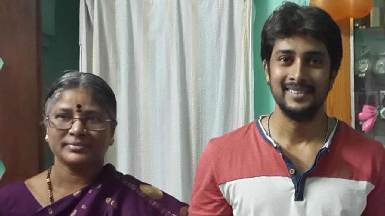 ನೆನಪಿರಲಿ ಪ್ರೇಮ್ ತಾಯಿಗೆ ಕೊರೋನಾ ದೃಢ, ಸ್ಯಾಂಡಲ್ ವುಡ್ಗೂ ಕಂಟಕ ನೆನಪಿರಲಿ ಪ್ರೇಮ್ ತಾಯಿಗೆ ಕೊರೋನಾ ದೃಢ, ಸ್ಯಾಂಡಲ್ ವುಡ್ಗೂ ಕಂಟಕ