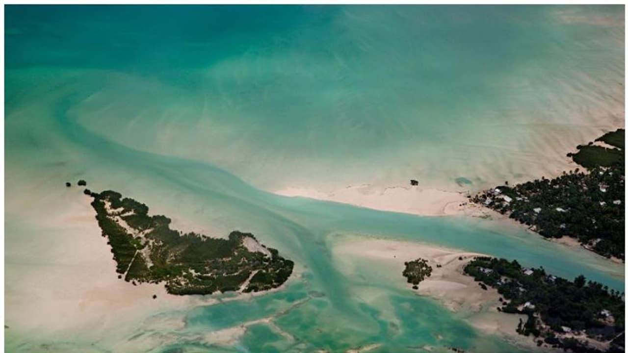 'എപ്പോള്‍ വേണമെങ്കിലും ഞങ്ങളെ കടലെടുക്കാം'; നിസ്സഹായരായ ഒരു ജനത