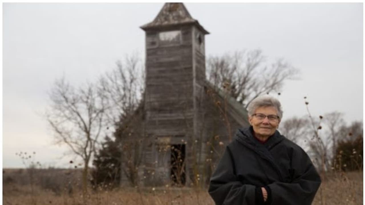 ഈ നഗരത്തിലെ ജനസംഖ്യ ഒന്ന്! ഒരേയൊരു താമസക്കാരിയും മേയറും ലൈബ്രേറിയനും എല്ലാം 84 കാരി എല്‍സി തന്നെ...