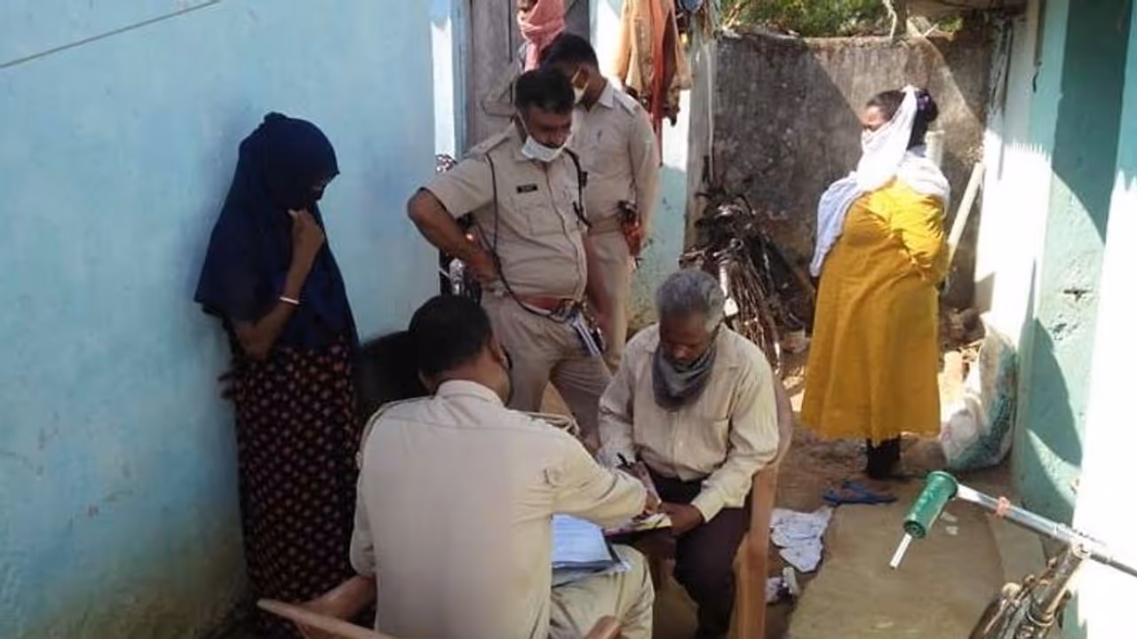 मदर्स डे पर ममता शर्मसार: मां ने 4 साल के बेटे की सोते में काट दी गर्दन, मासूम को मारकर देखा तक नहीं मदर्स डे पर ममता शर्मसार: मां ने 4 साल के बेटे की सोते में काट दी गर्दन, मासूम को मारकर देखा तक नहीं