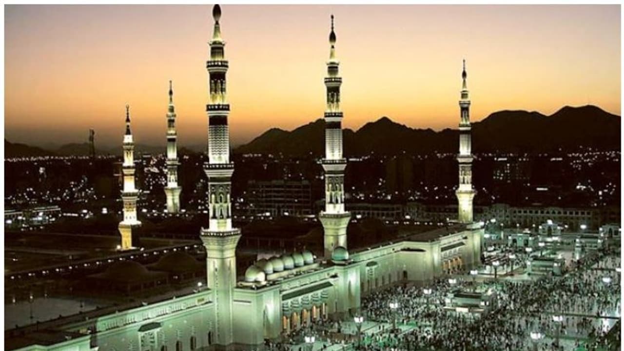 മദീനയിലെത്തിയത് രണ്ട് ലക്ഷത്തിലേറെ തീര്ത്ഥാടകര് മദീനയിലെത്തിയത് രണ്ട് ലക്ഷത്തിലേറെ തീര്ത്ഥാടകര്