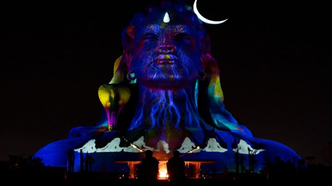 आदियोगी प्रतिमा के समक्ष महाशिवरात्रि उत्सव, 170 देशों के लोग रातभर गीत संगीत संग शिवशंभू की भक्ति में रहे लीन आदियोगी प्रतिमा के समक्ष महाशिवरात्रि उत्सव, 170 देशों के लोग रातभर गीत संगीत संग शिवशंभू की भक्ति में रहे लीन