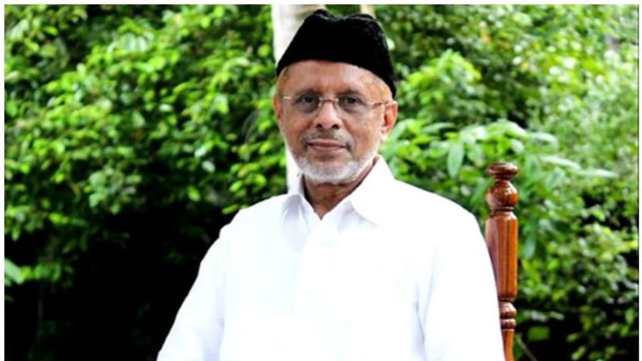 പാണക്കാട് സയ്യിദ് ഹൈദരലി ശിഹാബ് തങ്ങളെ അപകീർത്തിപ്പെടുത്തുന്ന രീതിയില് ഫേസ്ബുക്ക് പോസ്റ്റ്; കേസ് പാണക്കാട് സയ്യിദ് ഹൈദരലി ശിഹാബ് തങ്ങളെ അപകീർത്തിപ്പെടുത്തുന്ന രീതിയില് ഫേസ്ബുക്ക് പോസ്റ്റ്; കേസ്