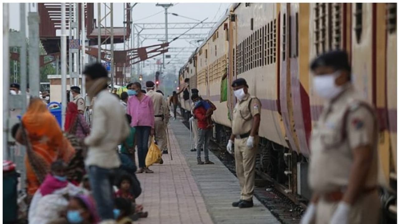 തീവണ്ടി സർവീസുകൾ മറ്റന്നാൾ മുതൽ തുടങ്ങുന്നു, നാളെ മുതൽ ബുക്കിംഗ്