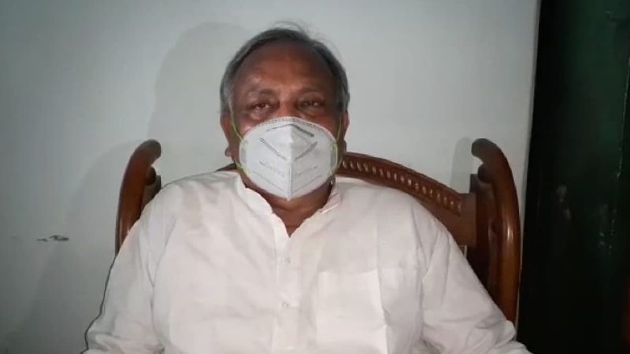 করোনা আতঙ্কে নজরে পরিযায়ী শ্রমিকেরা, স্বাস্থ্য পরীক্ষার দাবি কংগ্রেস বিধায়কের