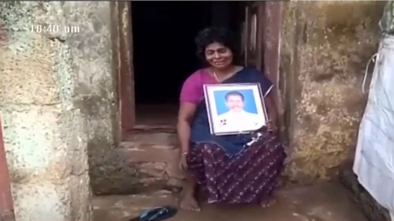 പാറശ്ശാലയില് മണിയന് കൊലപാതകം കഴിഞ്ഞ് ആഴ്ച്ചകൾ; പൊലീസ് പ്രതിയെ പിടികൂടുന്നില്ലെന്ന ആക്ഷേപം പാറശ്ശാലയില് മണിയന് കൊലപാതകം കഴിഞ്ഞ് ആഴ്ച്ചകൾ; പൊലീസ് പ്രതിയെ പിടികൂടുന്നില്ലെന്ന ആക്ഷേപം