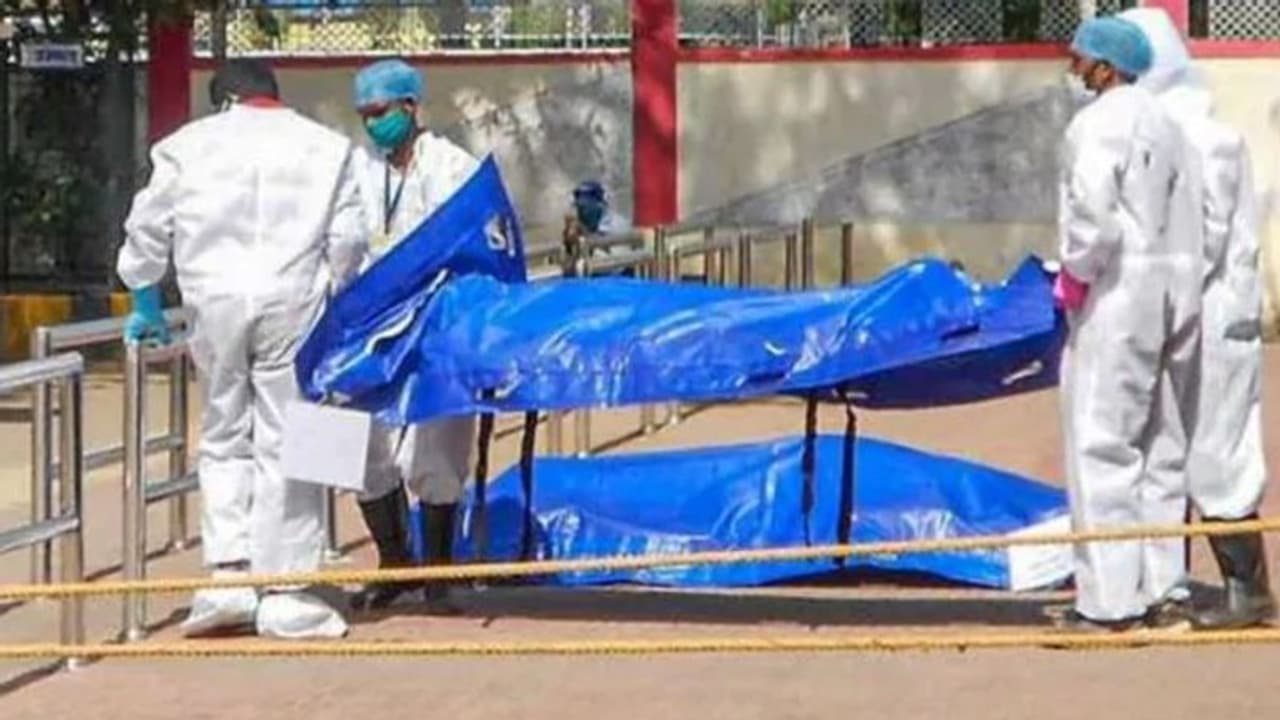 சவுதியில் உயிரிழந்த குமரி மீனவர்; உடலை மீட்டுத்தர உறவினர்கள் கண்ணீர் மல்க கோரிக்கை சவுதியில் உயிரிழந்த குமரி மீனவர்; உடலை மீட்டுத்தர உறவினர்கள் கண்ணீர் மல்க கோரிக்கை